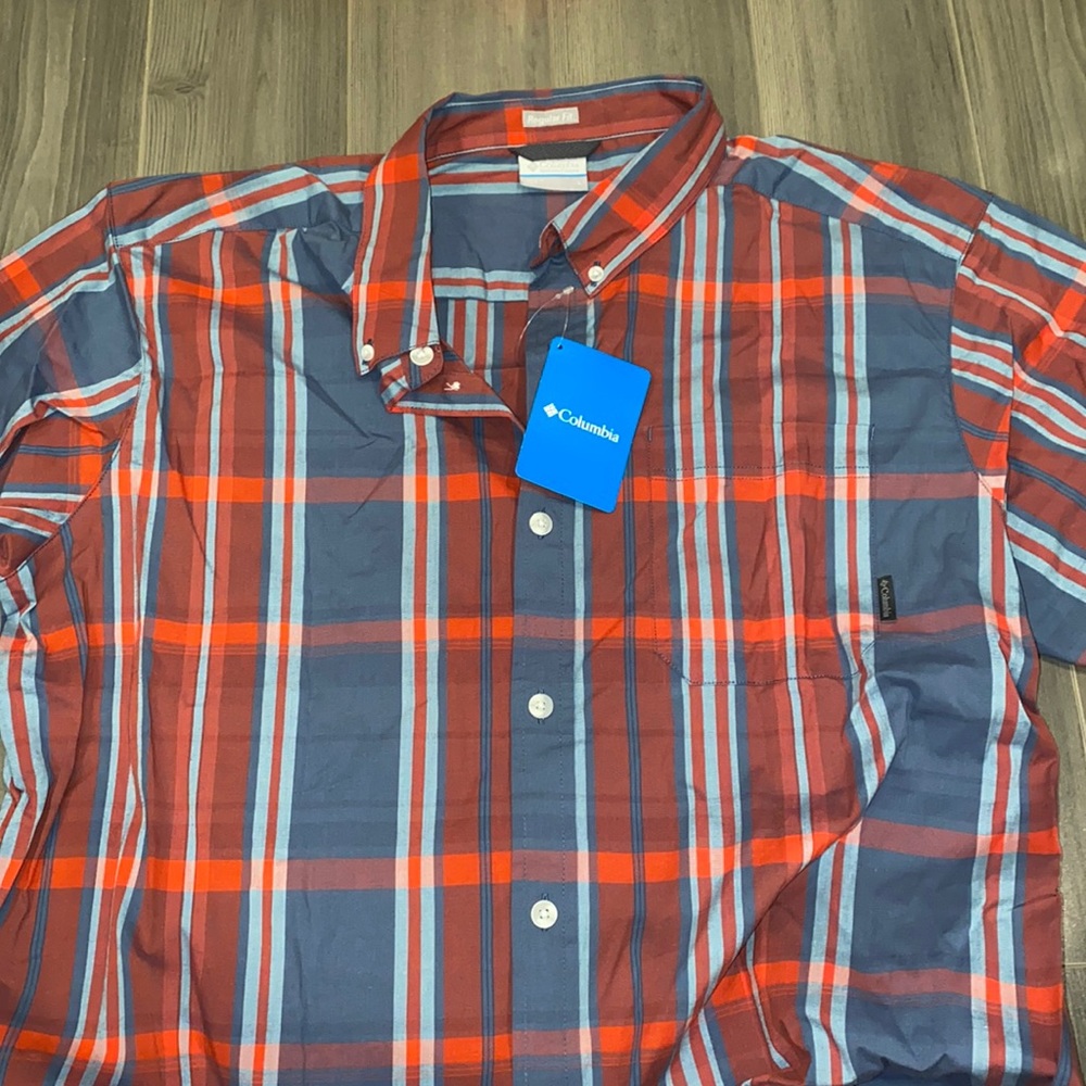 Men’s Columbia Red and Blue Plaid Collared Short Sleeve Shirt